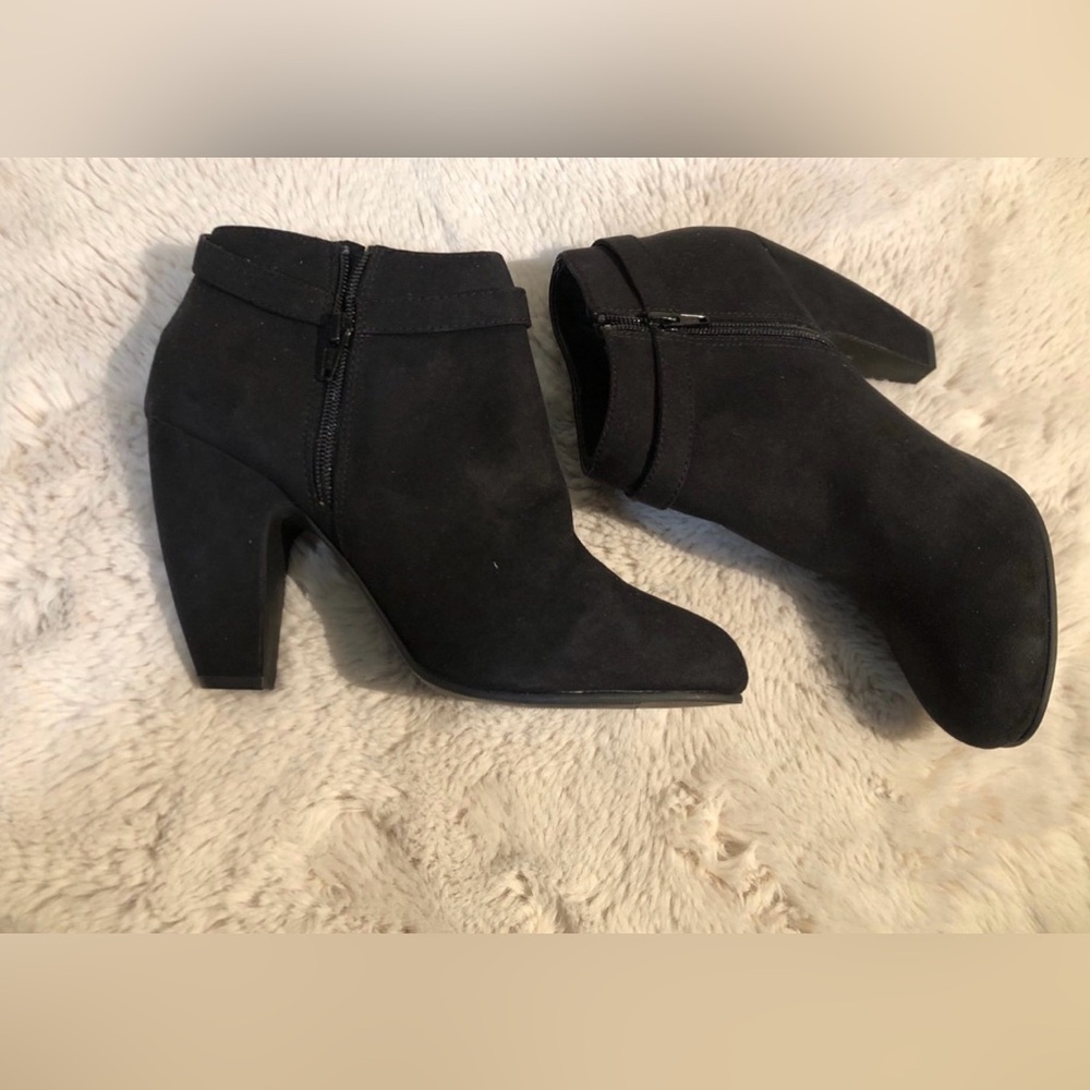 Candie's Black Ankle Booties with Buckle - Picture 7 of 10